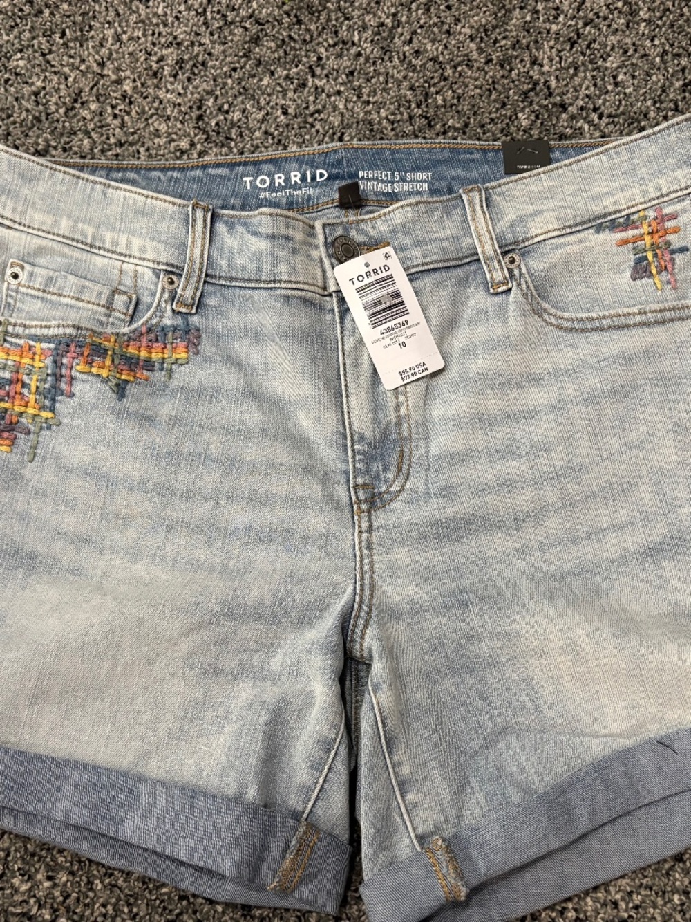 Women’s torrid mid rise jean shorts 5 inch size 10